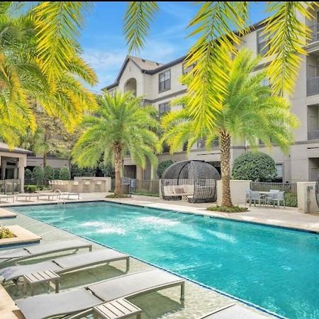Chic Retreat-Walk To Nrg-Pool Apartment Houston Exterior photo